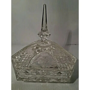 VINTAGE ELEGANT TRI-FOOTED CRYSTAL GLASS CANDY DISH WITH ORNATE TALL SPIRED LID